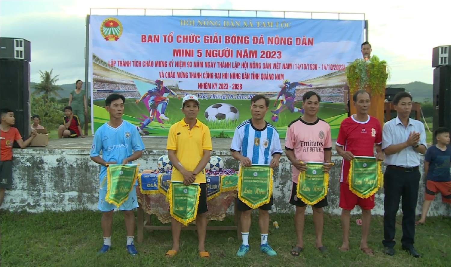 Hội Nông dân xã Tam Lộc tổ chức giải bóng đá Nông dân mini 5 người chào mừng kỷ niệm 93 năm ngày thành lập Hội Nông dân Việt Nam (14/10/1930 - 14/10/2023)